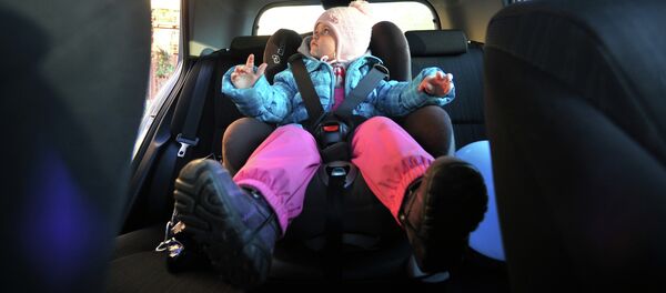 Детское автомобильное кресло - Sputnik Молдова