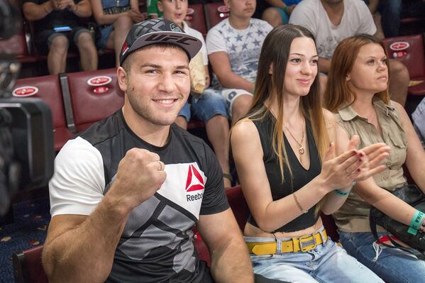 Ион Куцелаба – первый молдавский боец, который заключил контракт с ведущей промоутерской компанией UFC . - Sputnik Молдова