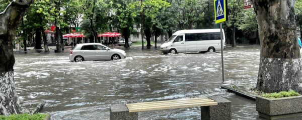 Ливень в Кишиневе. Архивное фото - Sputnik Молдова