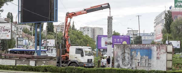 демонтаж рекламных щитов  - Sputnik Молдова