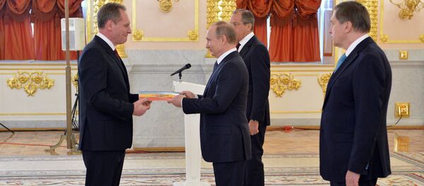 Президент РФ В. Путин принял верительные грамоты у послов иностранных государств. Dumitru Braghiș i-a prezentat lui Vladimir Putin scrisorile de acreditare în calitate de ambasador al RM în FR - Sputnik Moldova