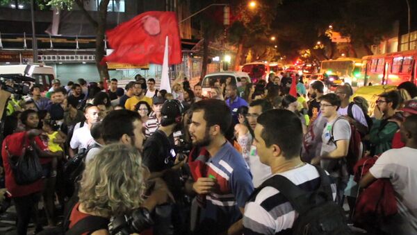 Акция протеста на улицах Рио-де-Жанейро против Олимпиады - 2016 в Бразилии - Sputnik Moldova