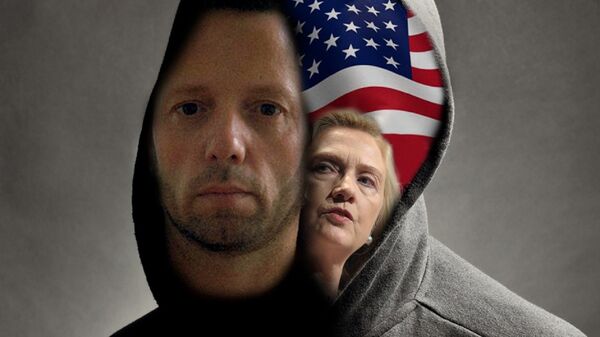Kackerul Guccifer și Hillary Clinton, colaj playtech.ro Kackerul Guccifer și Hillary Clinton, colaj playtech.ro - Sputnik Moldova-România