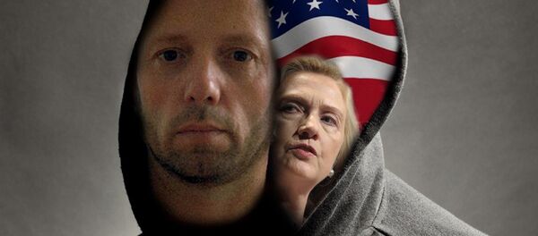 Kackerul Guccifer și Hillary Clinton, colaj playtech.ro Kackerul Guccifer și Hillary Clinton, colaj playtech.ro - Sputnik Moldova-România