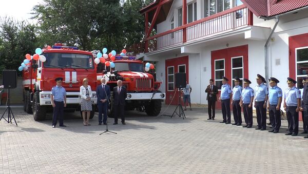 Две новые пожарные машины подарила Россия Гагаузии - Sputnik Молдова