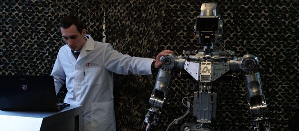 Om și robot - Sputnik Moldova