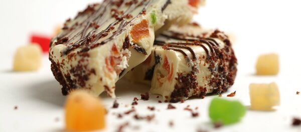 Шоколад с орехами, курагой, сухофруктами - и со вкусом Рождества Шоколад с орехами, курагой, сухофруктами - и со вкусом Рождества - Sputnik Молдова