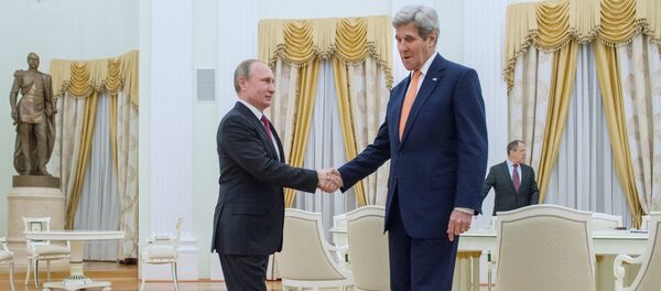 Встреча президента РФ В. Путина с государственным секретарем США Дж.Керри. Архивное фото. - Sputnik Moldova