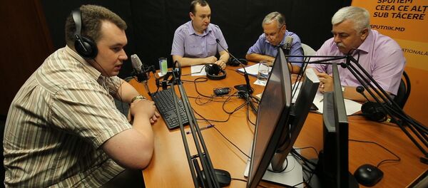 Рот - на замке: почему в Молдове запрещают вещание российских телепрограмм - Sputnik Молдова