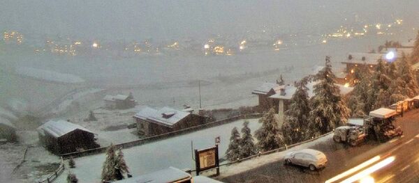 Ninsoare în Alpi, Italia, luna iulie, fenomen rar Ninsoare în Alpi, Italia, luna iulie, fenomen rar - Sputnik Moldova-România