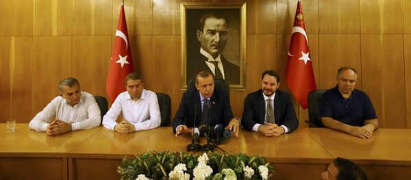 Президент Турции Тайип Эрдоган дает интервью СМИ в Стамбуле - Sputnik Молдова