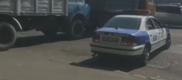 LIVE: Ситуация у захваченного вооруженными людьми отделения полиции в Ереване - Sputnik Молдова