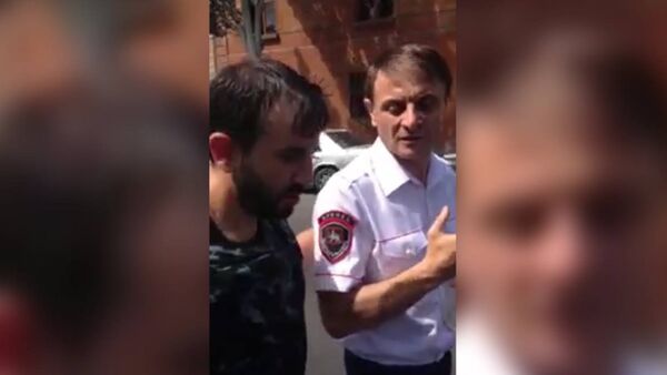 Депутат армянского парламента снял видео внутри захваченного здания полиции - Sputnik Молдова
