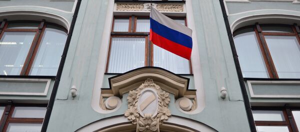 Фасад здания Центральной избирательной комиссии (ЦИК) России - Sputnik Молдова