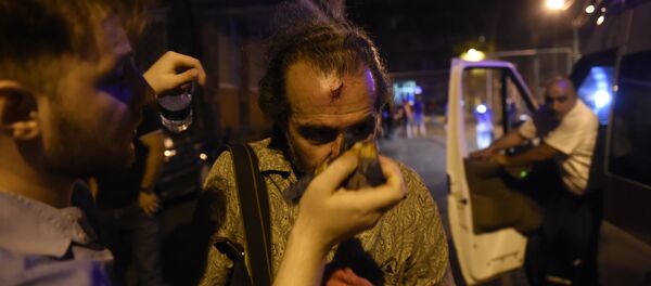 Раненые в результате столкновения полиции и демонстратов - Sputnik Молдова
