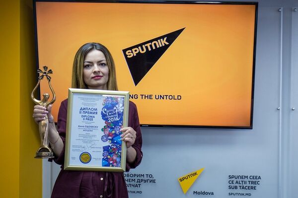 Молдавская исполнительница Анна Одобеску, получившая вторую премию юбилейного XXV Международного музыкального фестиваля Славянский базар в Витебске, рассказала об этом в пресс-центре Sputnik Молдова - Sputnik Молдова