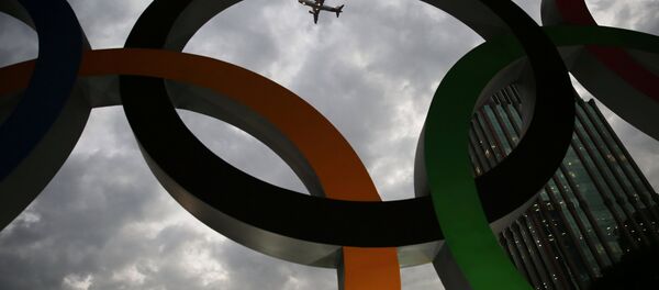 Олимпийские кольца в столице Игр-2016 Рио-де-Жанейро - Sputnik Молдова