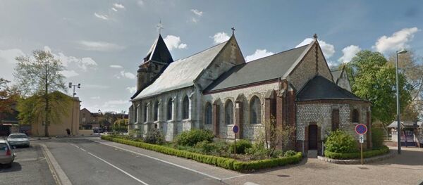 Une église à Saint-Etienne de Rouvray - Sputnik Moldova