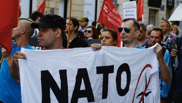 Protest anti-NATO - Sputnik Moldova-România
