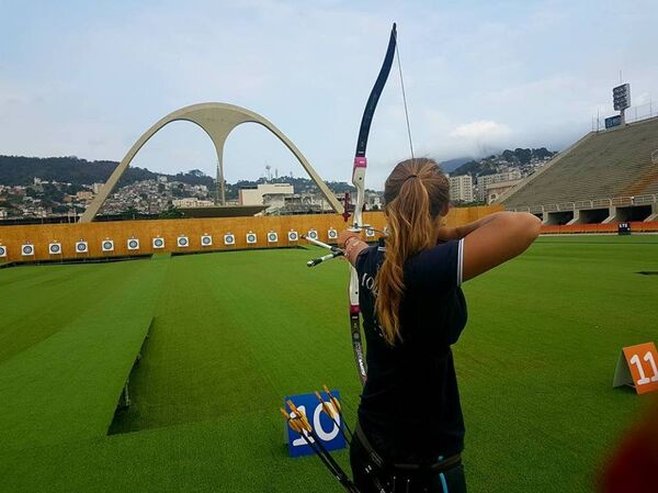 Молдавская лучница Александра Мырка на олимпийской арене в Рио-де-Жанейро - Sputnik Молдова