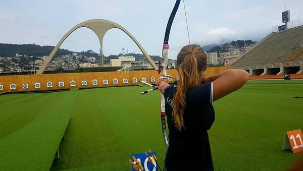 Молдавская лучница Александра Мырка на олимпийской арене в Рио-де-Жанейро - Sputnik Молдова