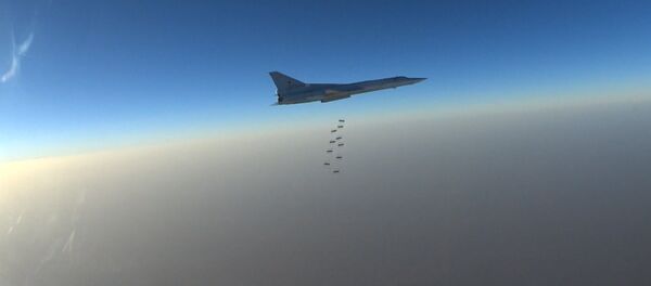 Российские дальние бомбардировщики Ту-22М3 ударили по объектам ИГ в Сирии Российские дальние бомбардировщики Ту-22М3 ударили по объектам ИГ в Сирии - Sputnik Молдова