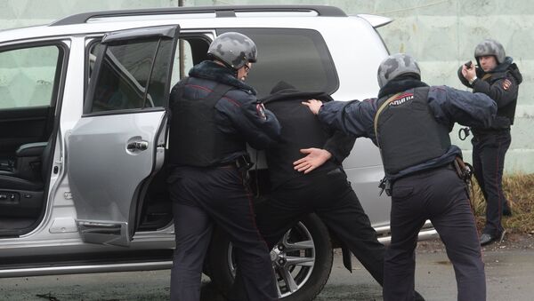 Los policías rusos se entrenan contra el robo de automóviles (archivo) - Sputnik Молдова