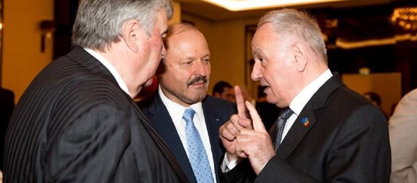 Mircea Snegul, Valeriu Ghilețchi și Nicolae Timofti Mircea Snegul, Valeriu Ghilețchi și Nicolae Timofti - Sputnik Moldova