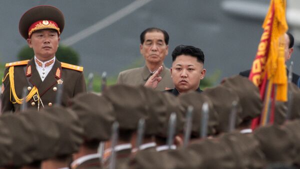 Liderul Coreei de Nord, Kim Jong-un, la o paradă militară - Sputnik Moldova-România
