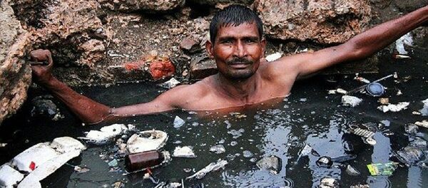 Profesie incredibilă. Curățător de canalizare, India - Sputnik Moldova-România