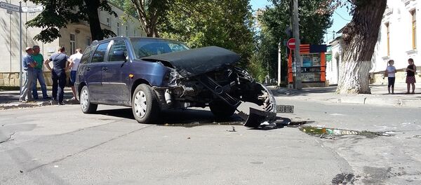 ДТП на перекрестке улиц с односторонним движением 31 августа 1989 года и Петру Молвилэ в Кишиневе - Sputnik Moldova