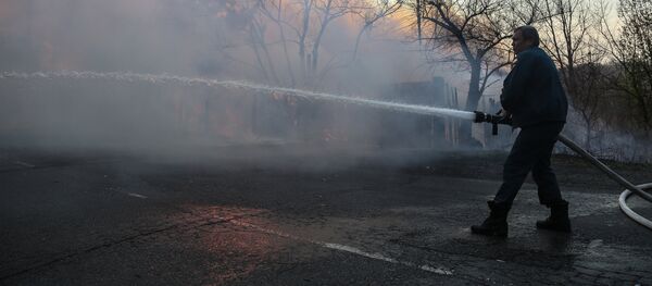 Stingerea unui incendiu de vegetație - Sputnik Moldova