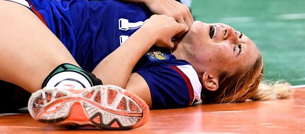 Jucătoarea selecționatei Rusiei, Vladlena Bobrovnikova, în timpul meciului grupei „B” la handbal între selecționatele Rusiei și republicii Coreea la JO de la Rio. - Sputnik Moldova-România