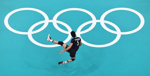 Волейболист сборной Ирана Фархад Гаеми во время матча между сборными Ирана и Польши на Олимпийских играх-2016 в Рио-де-Жанейро - Sputnik Молдова