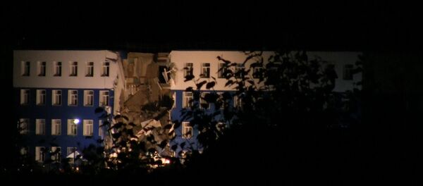 Спецтехника прибыла к обрушившейся в Омске казарме. Кадры с места ЧП - Sputnik Молдова