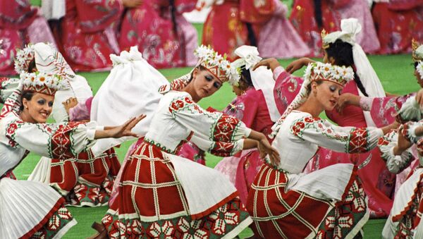 Танцевальноая сюита Дружба народов на торжественной церемонии открытия XXII Олимпийскоскве - Sputnik Moldova