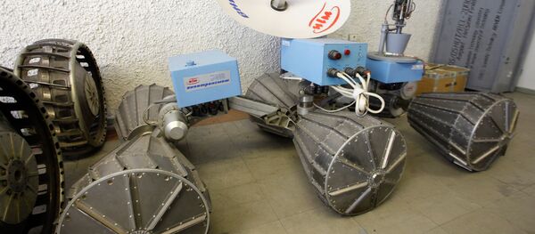 Один из прототипов марсохода в испытательной лаборатории ОАО ВНИИ Трансмаш - Sputnik Молдова
