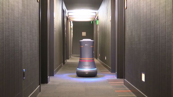 Робот-дворецкий разносит воду по номерам в отеле Сан-Франциско - Sputnik Молдова