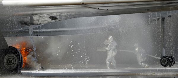 Avion cuprins de flăcări - poză simbol - Sputnik Moldova