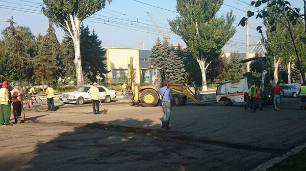 Reparații pe bulevardul Ștefan cel Mare Reparații pe bulevardul Ștefan cel Mare - Sputnik Moldova