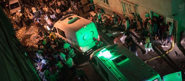 Ambulances arrive at site of an explosion on August 20, 2016 in Gaziantep following a late night militant attack on a wedding party in southeastern Turkey - Sputnik Moldova