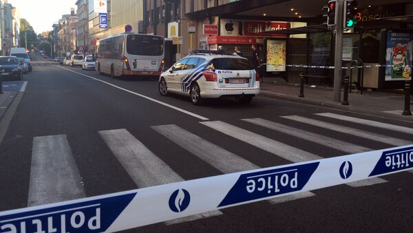 Полиция вокруг автобусной остановки после нападение с ножом в Брюсселе - Sputnik Moldova