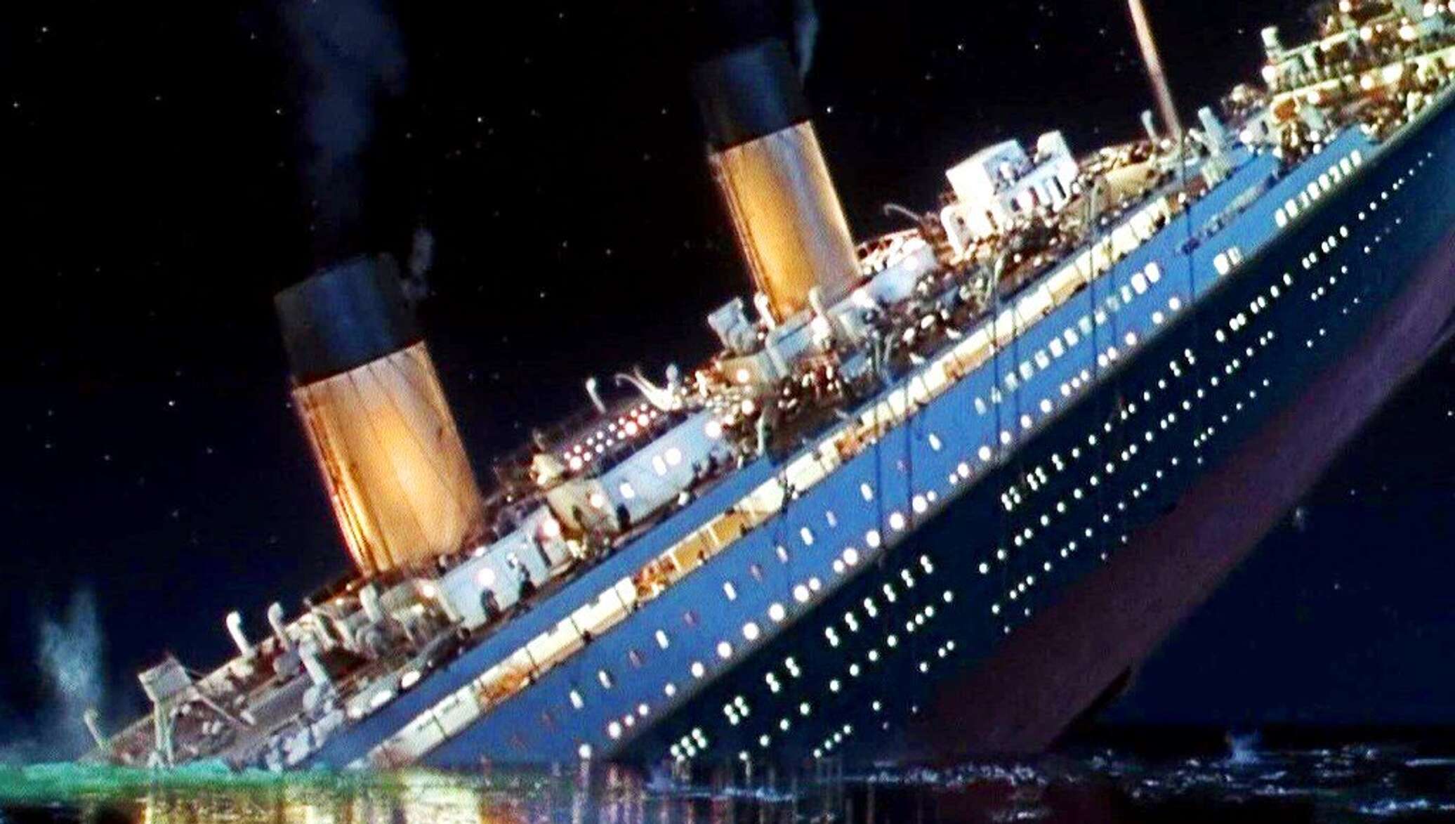Крушение титаника дата. Титаник 2 утонул. Титаник кадры корабля реальные. Titanic разлом. Титаник фильм 1996 разлом.