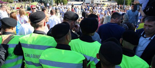 Протестующие и полиция в Кишиневе, 27 августа - Sputnik Moldova