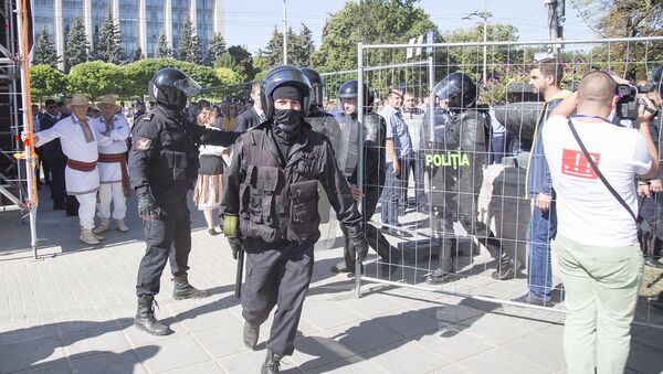 Полиция на протесте в Кишиневе, 27 августа - Sputnik Молдова
