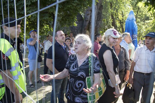 Протестующие в Кишиневе, 27 августа - Sputnik Молдова