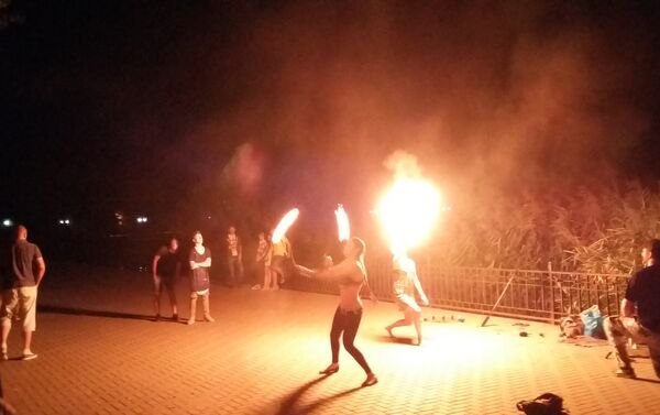 Show cu foc la Chișinău, lângă lacul Valea Morilor, 28.08.2016 - Sputnik Moldova
