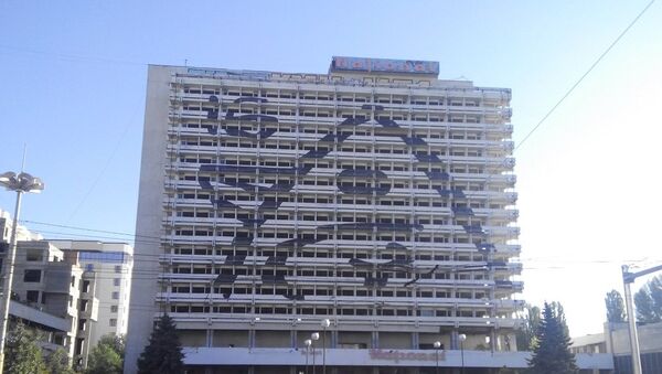 Рисунок на здании гостиницы Национал - Sputnik Молдова