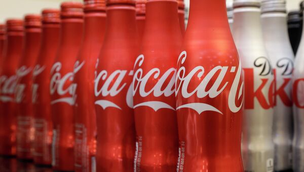 Coca-cola, which struggles with declining soda consumption in the US, is working with fitness and nutrition experts who suggest its cola as a healthy treat. - Sputnik Moldova-România