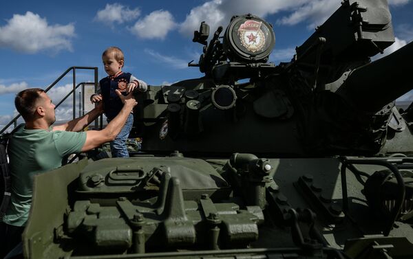 Советский средний танк Т-55 АД , который производился с 1958 года по 1979 год, представлен в открытой экспозиции на Международном военно-техническом форуме АРМИЯ-2016 в конгрессно-выставочном центре подмосковного Военно-патриотического парка культуры и отдыха Вооруженных сил РФ Патриот. - Sputnik Молдова